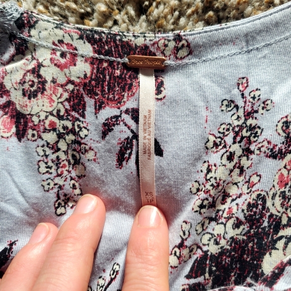 Free People Floral Bell Sleeve Blouse XS - Picture 8 of 8